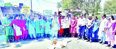 छात्रों ने आतंकी हमले के विरोध में निकाली रोष रैली 