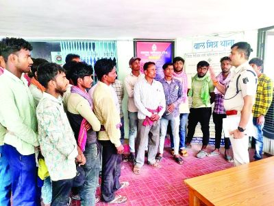 रायगढ़ पुलिस की बाहरी व्यक्तियों पर पैनी नजर, बिना सूचना रह रहे 41 लोगों पर की गई कार्रवाई 