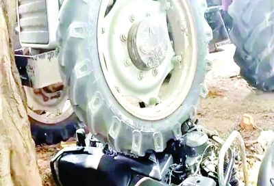 रेत माफियाओं ने पंच पर ट्रैक्टर चढ़ाया, ऐसे बची जान