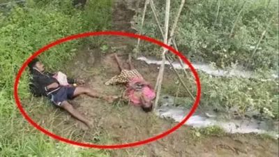खेत में करंट की चपेट में आने से पिता-पुत्र की मौत, गांव में सनसनी