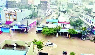 रिकार्ड वर्षा, अफसरों और विधायकों की लापरवाही पर जनता नाराज़ 