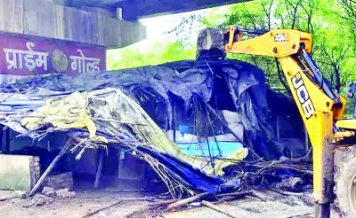 गांजा-शराब बिकने वाले अड्डे पर चला बुलडोजर 