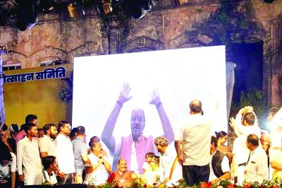 अनंत चतुर्दशी शोभायात्रा से वीडियो कॉन्फ्रेंसिंग के माध्यम से जुड़े सांसद बृजमोहन अग्रवाल 