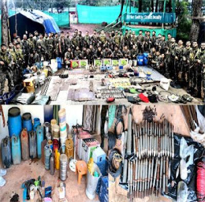 नक्सलियों के छिपाकर रखे बड़ी मात्रा में विस्फोटक व अन्य सामग्री बरामद