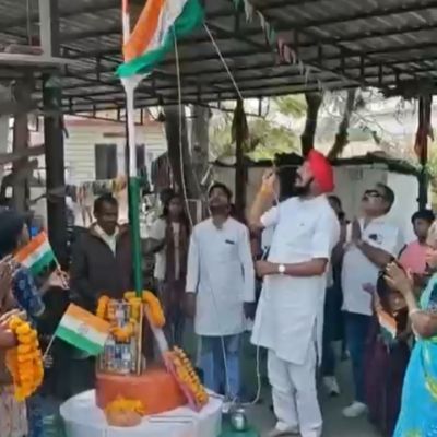  77 वे गणतंत्र दिवस पर पूर्व विधायक जुनेजा गंगा कुष्ठ बस्ती,पंडरी स्कुल सहित क्षेत्रों में फहराया झंडा...