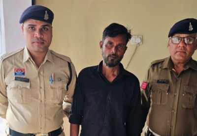 चाकू दिखाकर धमकी देने वाला थाना धरसीवां का गुण्डा बदमाश राजेश सिसोदिया गिरफ्तार...