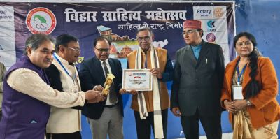 पंडित रविशंकर शुक्ल वि वि के डॉ.कोमल राठौर बिहार में हुए सम्मानित - प्रदीप मिश्र