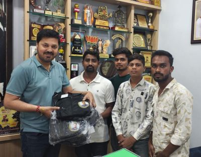 विधायक अनुज शर्मा ने निभाया अपना वादा : बरौदा कबड्डी प्रतियोगिता की विजेता टीम को वितरित किए ट्रैक सूट...