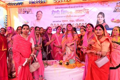 भावना बोहरा संग महिला मोर्चा ने उत्साह और उल्लास के साथ खेली होली...