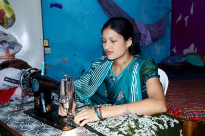 महतारी वंदन योजनाः मातृशक्ति के हाथों से संवर रहा बेटियों का भविष्य...