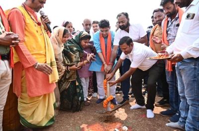 राजस्व मंत्री वर्मा ने नवापारा-सकरी-सतभांवा मार्ग का किया भूमिपूजन...