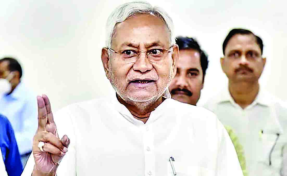 Nitish Kumar: सुविधा मुताबिक ‘अपनों’ को ‘पराया’ और ‘पराए’ को ‘अपना’ बनाते रहे हैं नीतीश!