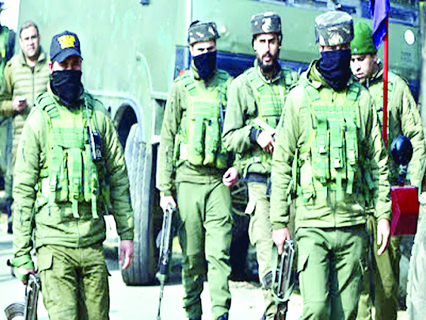 मुठभेड़ में चार आतंकियों के मारे जाने के बाद भड़के आतंकवादियों ने राजौरी के एक आर्मी कैंप पर कर दिया हमला