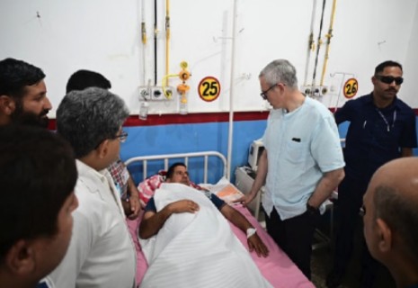 जम्मू-कश्मीर पर ड्रोन और मिसाइल हमले: सीएम-एलजी ने लिया हालात का जायजा