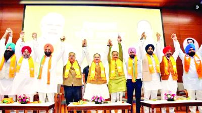 दिल्ली में 800 सिख समुदाय के सदस्य भाजपा में शामिल हुए, पार्टी को बड़ी ताकत मिली 