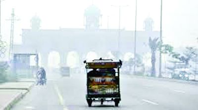 लाहौर बना दुनिया के सबसे शहर ,वायु गुणवत्ता रीडिंग 303 अंक पर है