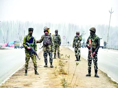 सेना प्रमुख और कमांडर्स की अहम बैठक, आतंकवाद पर चोट की तैयारी 