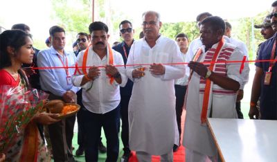 मुख्यमंत्री भूपेश बघेल ने ईटपाल स्थित बीजापुर गारमेंट फैक्ट्री का किया लोकार्पण