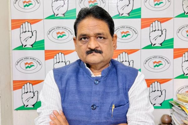 भाजपा सरकार स्कूलों को RSS की शाखा में परिवर्तित करना चाह रही – कांग्रेस
