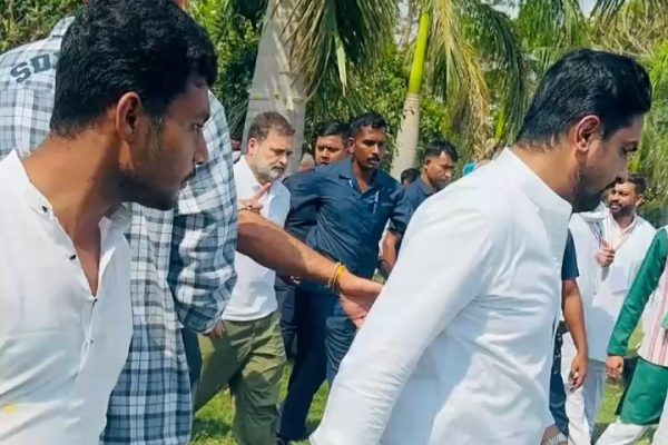 राहुल गांधी रायपुर पहुंचे, कांग्रेस नेताओं को मिलेगी ट्रेनिंग और सत्र को करेंगे संबोधित…