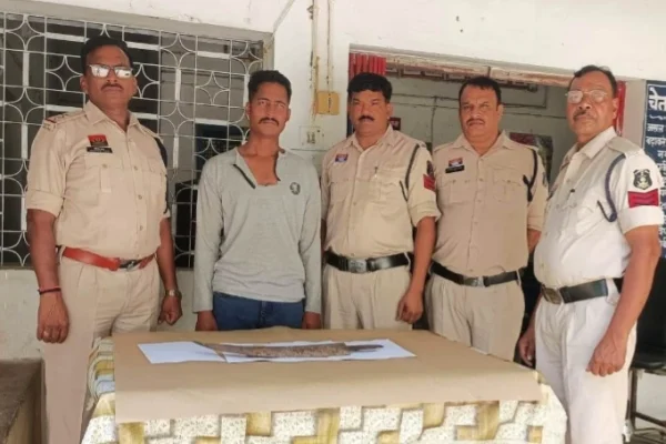 तलवार लहराने वाले युवक पर कापू पुलिस की कार्रवाई…