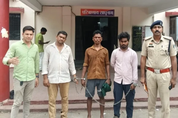 चोरी व चोरी के समान खरीदने के मामले में 03 आरोपी गिरफ्तार…