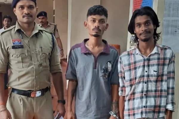पुरानी रंजिश को लेकर मोतीबाग में युवक पर चाकू से हमला करने वाले नाबालिग सहित 03 आरोपी गिरफ्तार…