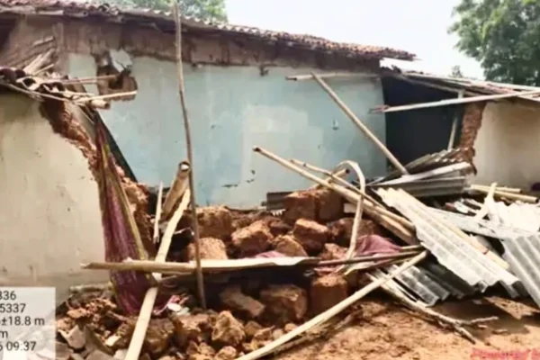हाथियों ने जमकर मचाया उत्पात, कई मकानों में की तोड़फोड़…