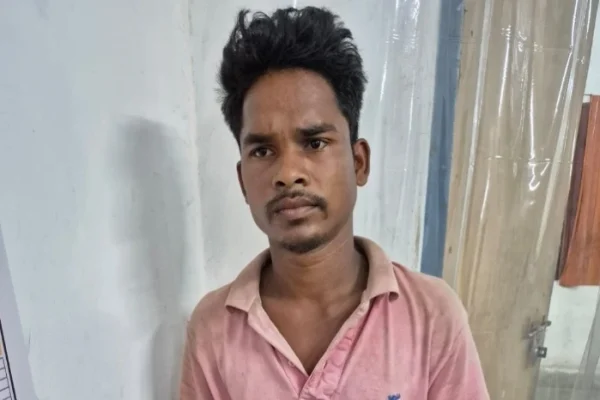 चोरी की बाइक के साथ आरोपी कपूर कुमार केरकेट्टा गिरफ्तार…