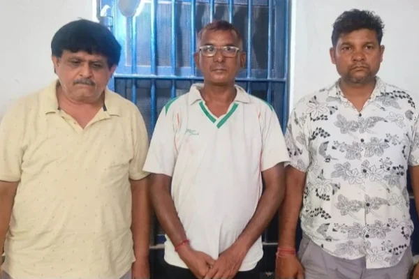 आइसक्रीम पार्लर की आड़ में देह व्यापार का भंडाफोड़…