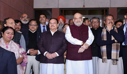 व्यवस्था में होगा सुधार, पद छोड़ना नहीं है समाधान,पूरी पार्टी धर्मेंद्र प्रधान के साथ खड़ी है