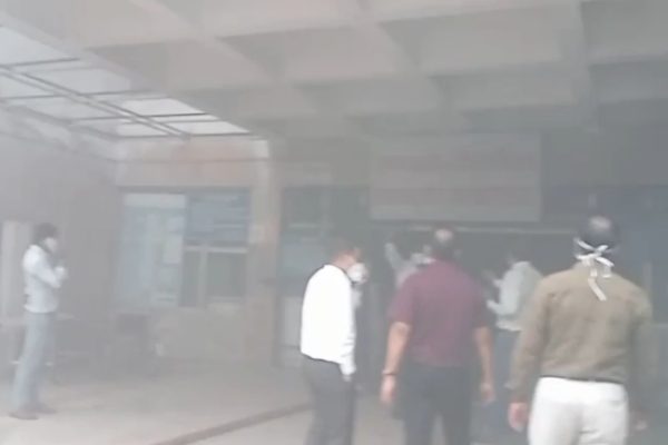 अंबेडकर अस्पताल के इमरजेंसी वार्ड में लगी आग, मरीजों को सुरक्षित शिफ्ट किया गया