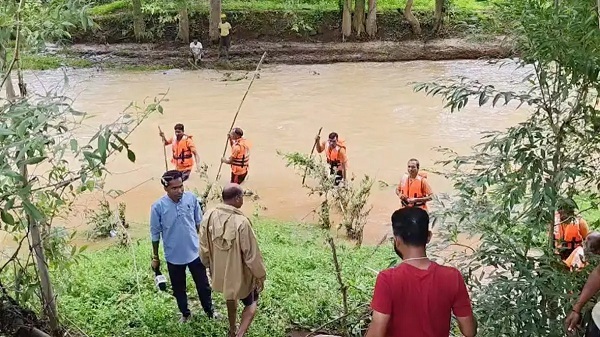 सूरजपुर में दर्दनाक हादसा: उफनती नदी में बहा 10 वर्षीय मासूम, दो दिन बाद भी नहीं मिला सुराग