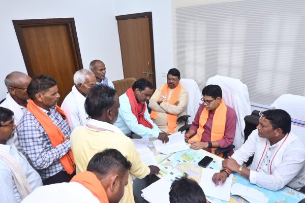सहयोग केंद्र जनदर्शन में मंत्री टंक राम वर्मा ने सुनीं कार्यकताओं एवं आमजनों की समस्याएं, त्वरित निराकरण के दिए निर्देश…