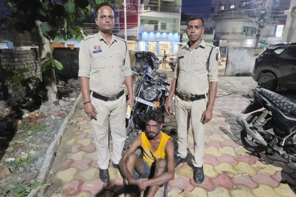 पत्नी की हत्या की कोशिश करने वाला आरोपी पति गिरफ्तार, बुलेट मोटरसाइकिल से कई बार कुचलने का आरोप…