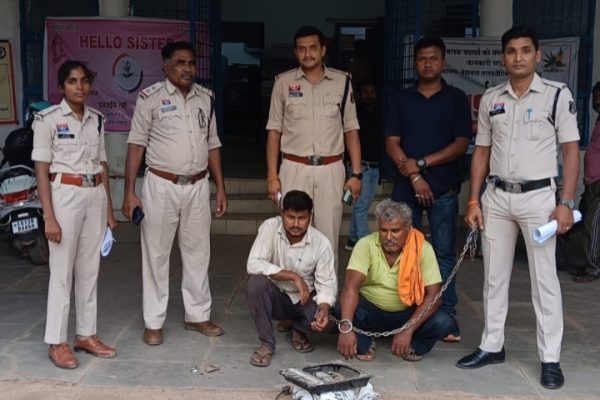 चोर और चोरी का सामान खरीदने वाला कबाड़ी गिरफ्तार…
