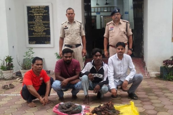 चोरी में शामिल 6 आरोपी और 2 कबाड़ी गिरफ्तार…