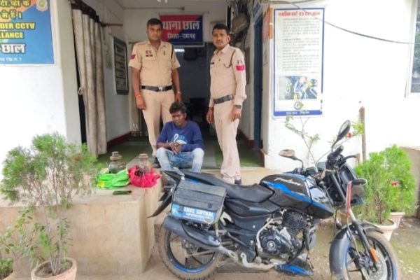 ढाबा और गैरेज में चोरी करने वाला शातिर चोर गिरफ्तार…