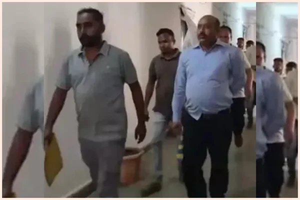तहसीलदार का रीडर 10 हजार की रिश्वत लेते रंगे हाथों गिरफ्तार…