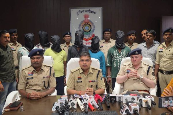 कबीरधाम में चेन स्नेचिंग गैंग के 6 आरोपी गिरफ्तार…