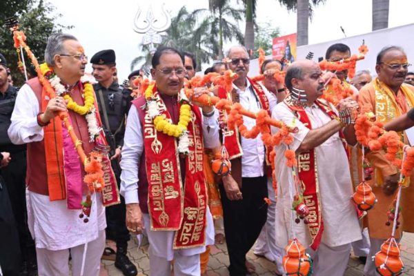 कांवड़ यात्रा में शामिल हुए सीएम साय, भगवान शिव का किया जलाभिषेक…