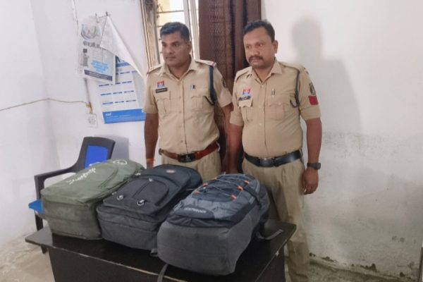 कार से 21 किलो 500 ग्राम गांजा जप्त, आरोपी फरार, पुलिस की पता साजी जारी…