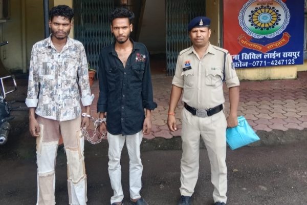 धारदार चाकु के साथ 02 आरोपी गिरफ्तार…