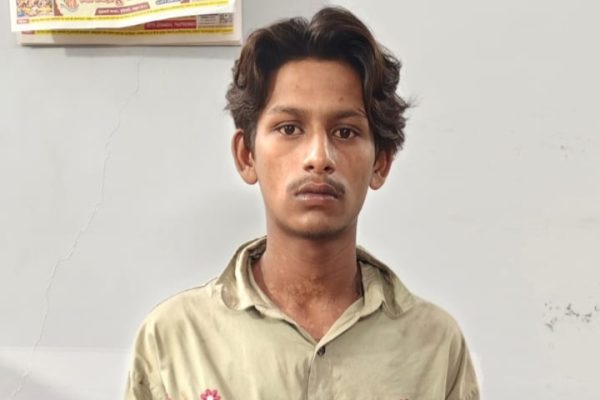 अवैध धारदार हथियार के साथ आरोपी गिरफ्तार…
