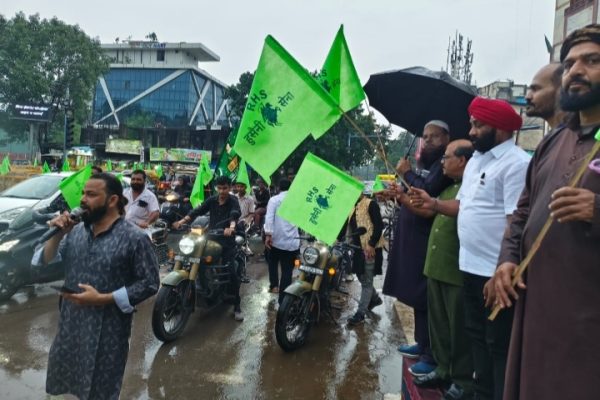 भारी बारिश मै निकली बाइक रैली सर्व समाज प्रमुख दिखाएं झण्डी हुसैनी सेना की बाइक रैली सम्पन्न…