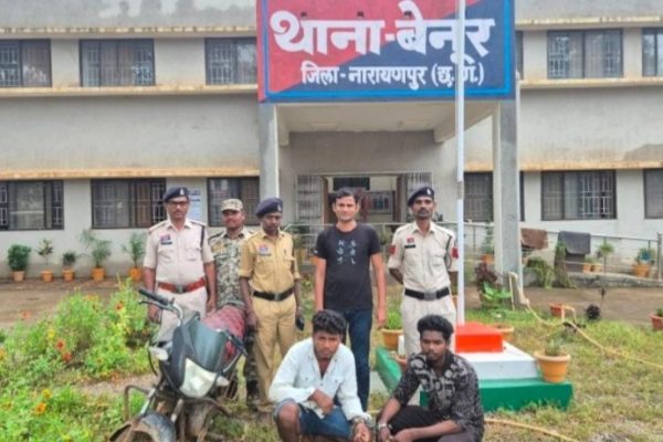 घर के आंगन से मोटरसायकल चोरी के मामले में दो आरोपी गिरफ्तार…