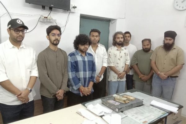 कटोरा तालाब में 09 आरोपियों को जुआ खेलते पकडा गया…