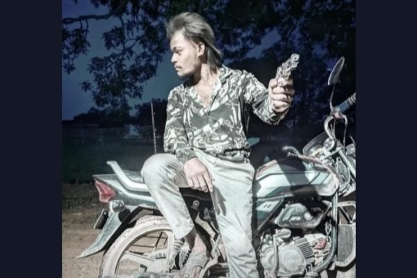 इंस्टाग्राम पर पिस्टलनुमा लाइटर से रील बनाना पड़ा भारी…