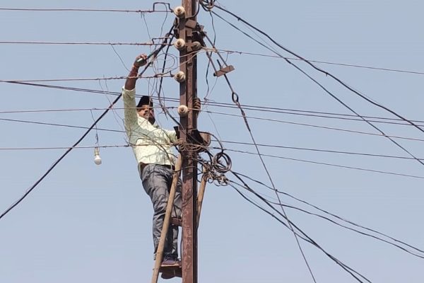75 हजार का बिजली बिल नहीं भरा तो सरकारी दफ्तर की ही बत्ती गुल!