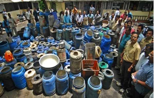 जहरीली शराब पीने से दो दिन में 19 लोगों की मौत: 19 गिरफ्तार